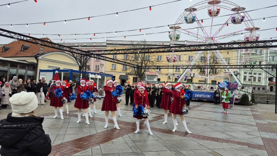 Na Rynku Kościuszki oficjalnie otwarto Białostocki Jarmark Świąteczny, 29.11.2025, fot. Marcin Mazewski