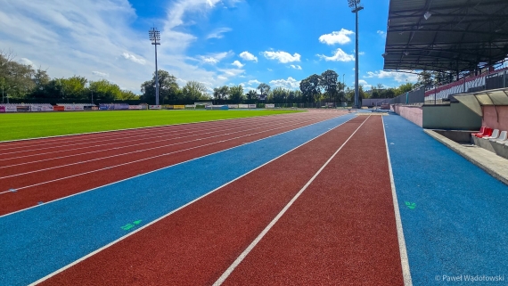 Naprawiona bieżnia na łomżyńskim stadionie, 16.09.2025, fot. Paweł Wądołowski