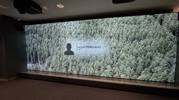 Mieszkańcy i turyści chętnie odwiedzają Dom Pamięci Obławy Augustowskiej, fot. Marta Sołtys