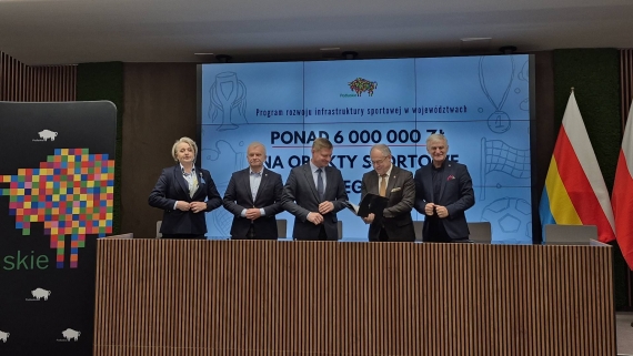 Podpisanie umów na dofinansowania do inwestycji sportowych dla podlaskich samorządów, 20.10.2025, fot. Renata Reda