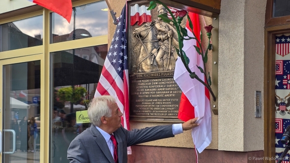 Odsłonięcie tablicy poświęconej Kazimierzowi Pułaskiemu, 12.09.2025, fot. Paweł Wądołowski