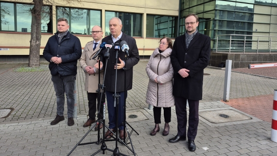 Konferencja polityków PiS na temat NFZ i kondycji finansowej podlaskich szpitali, 12.11.2025, fot. Renata Reda