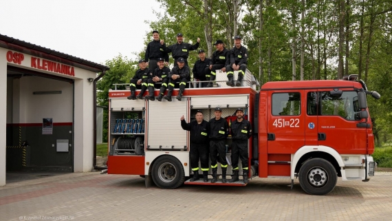 Strażacy z Klewianki mają nowy samochód, 28.05.2025, fot. Krzysztof Zdanuczyk/PUW
