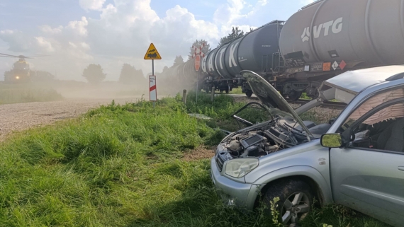 Wypadek na niestrzeżonym przejeździe kolejowym w gm. Puńsk, 21.07.2025, fot. KPP Sejny