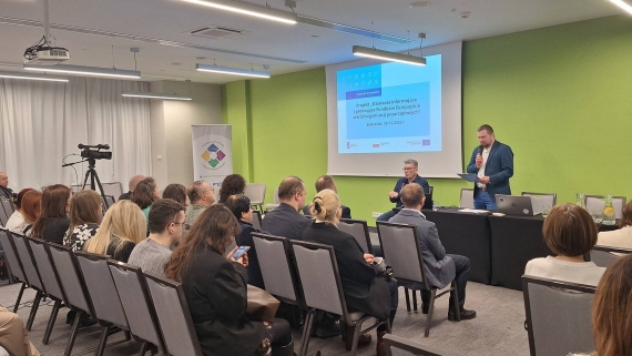 Konferencja dotycząca znaczenia funduszy europejskich dla wsparcia osób z niepełnosprawnościami, 26.11.2025, fot. Kacper Kusznerko