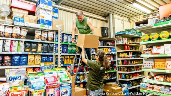 "Historie spod lady" Odc. 1 - serial Dominiki Dębskiej. Pełne pasji, śmiechu i łez opowieści sprzedawców z popularnej w Białymstoku giełdy przy Andersa