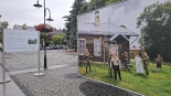 Wystawa, ukazująca sceny Obławy Augustowskiej stanęła w centrum Augustowa, fot. Marta Sołtys