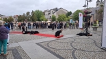 Wystawa, ukazująca sceny Obławy Augustowskiej stanęła w centrum Augustowa, fot. Marta Sołtys